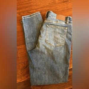 Judy Blue Women's Straight Leg Jeans in Light Blue Wash